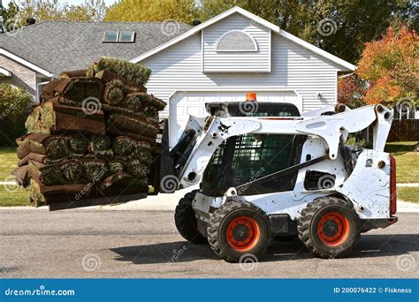 bobcat skid steer moving